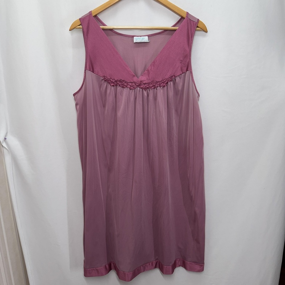 Vanity Fair Nightgown Size L Sleeveless Lightweight Nylon Satin Trim Intimate
